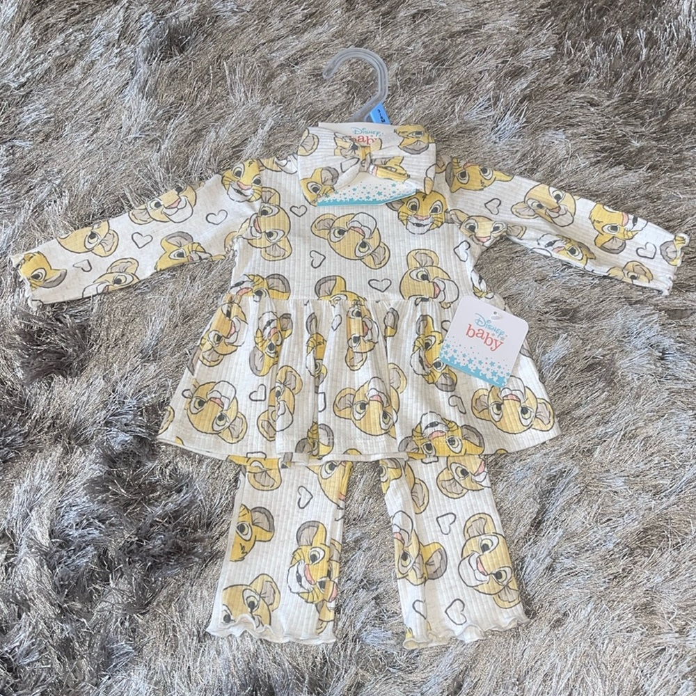 NWT Absolutely gorgeous 3pc set baby girl The lion king